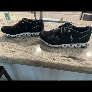 On Cloud (on) Sneakers